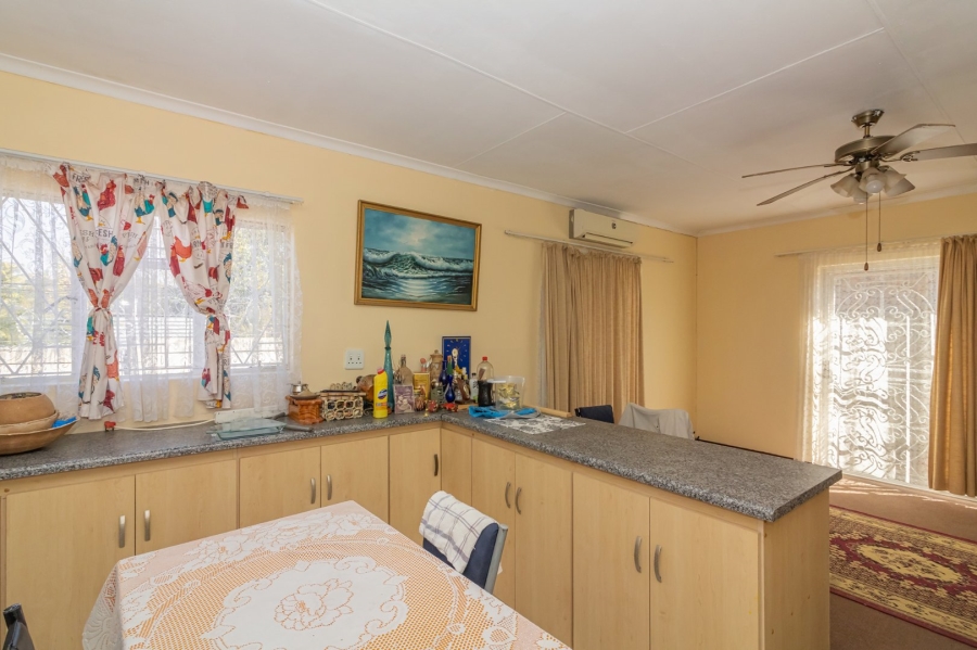 6 Bedroom Property for Sale in Morewag Free State